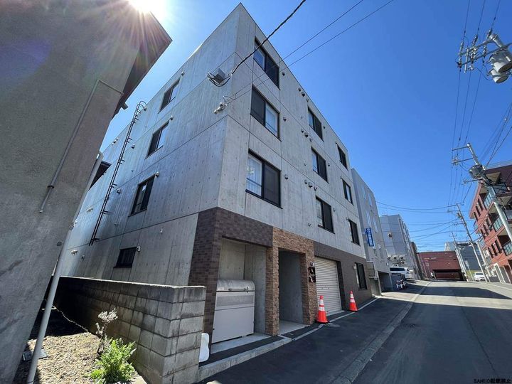 北海道札幌市白石区南郷通14丁目北の賃貸マンションの外観