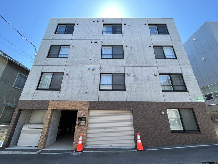 北海道札幌市白石区南郷通14丁目北の賃貸マンションの外観