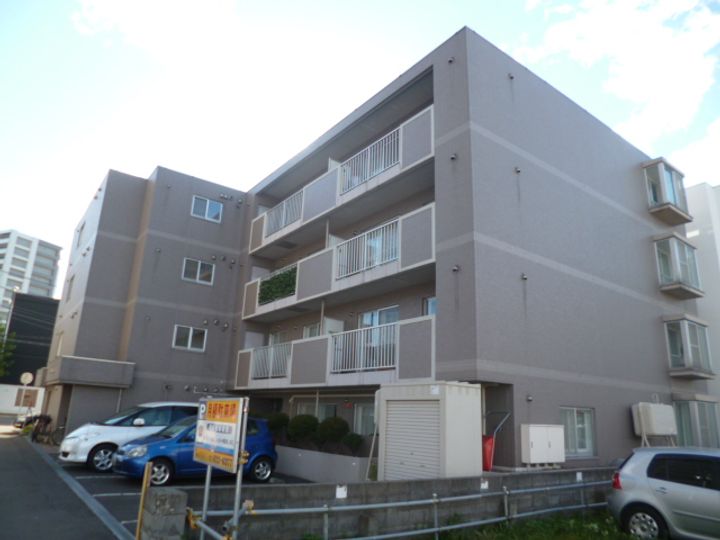 北海道札幌市中央区北十二条西15丁目の賃貸マンションの外観