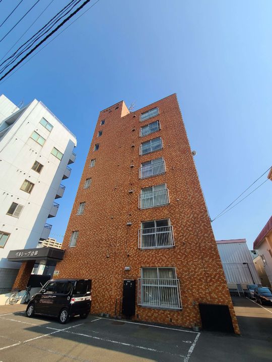 北海道札幌市中央区南十三条西7丁目の賃貸マンションの外観