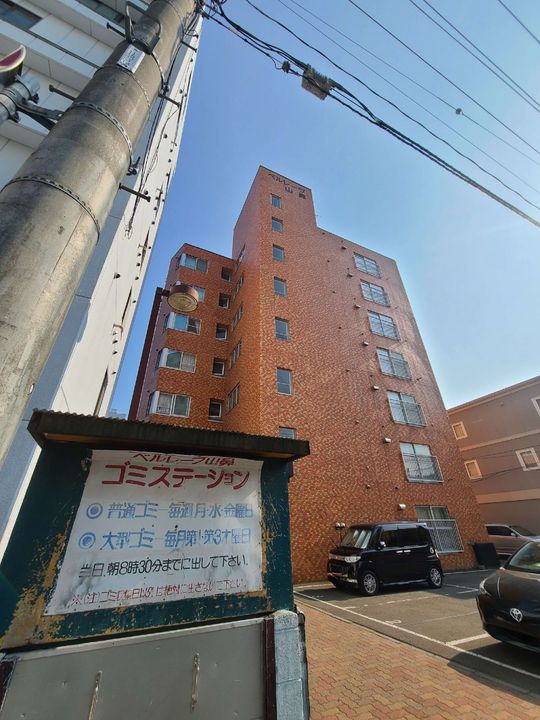 北海道札幌市中央区南十三条西7丁目の賃貸マンションの外観