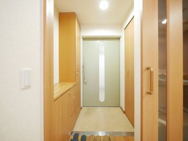 カトレア南8条00602の玄関