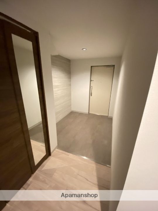 北海道札幌市中央区伏見2丁目の賃貸マンションの玄関