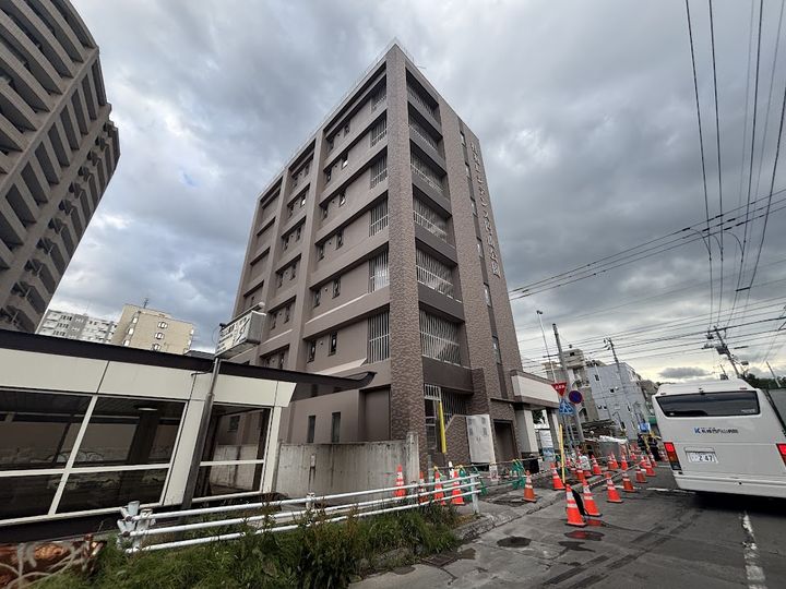 北海道札幌市中央区大通西27丁目の賃貸マンションの外観