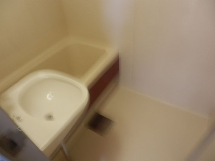 北海道札幌市白石区北郷一条3丁目の賃貸アパートの風呂