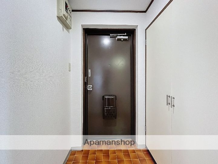 メゾン小林301の玄関