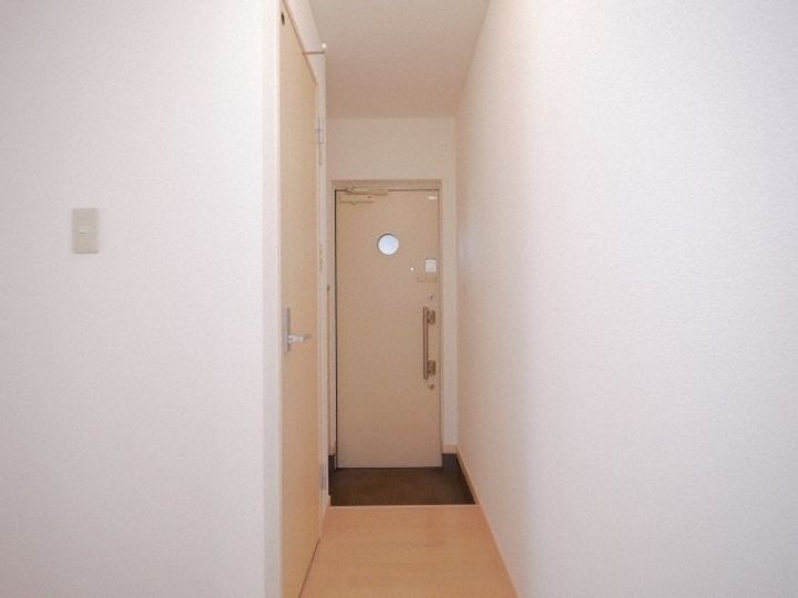 ワールドイン清田Ⅰ102の玄関