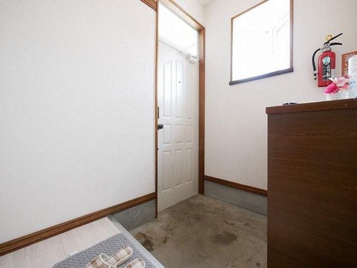 ロイヤルハイツE203の玄関