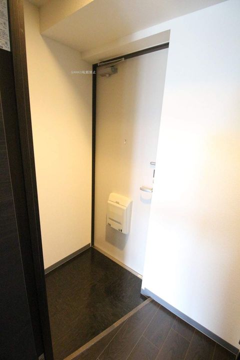 サンコート本郷通ガーデンヒルズの玄関