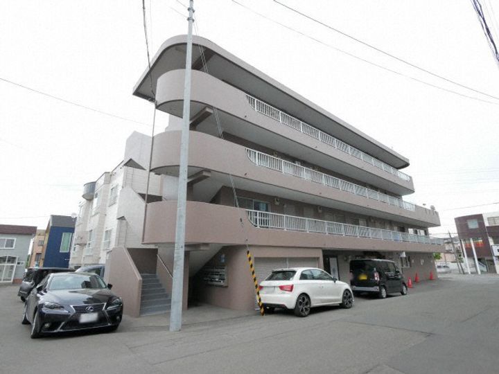 北海道札幌市白石区栄通18丁目の賃貸マンションの外観