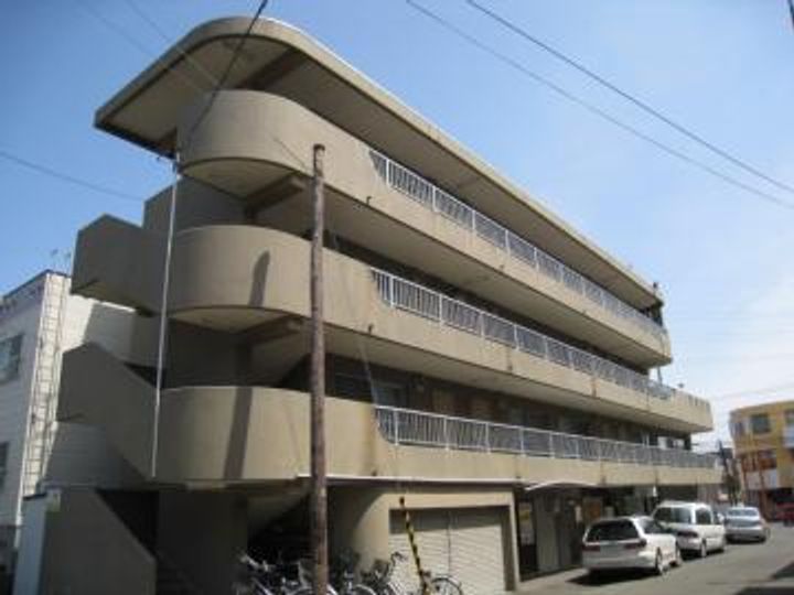 北海道札幌市白石区栄通18丁目の賃貸マンションの外観