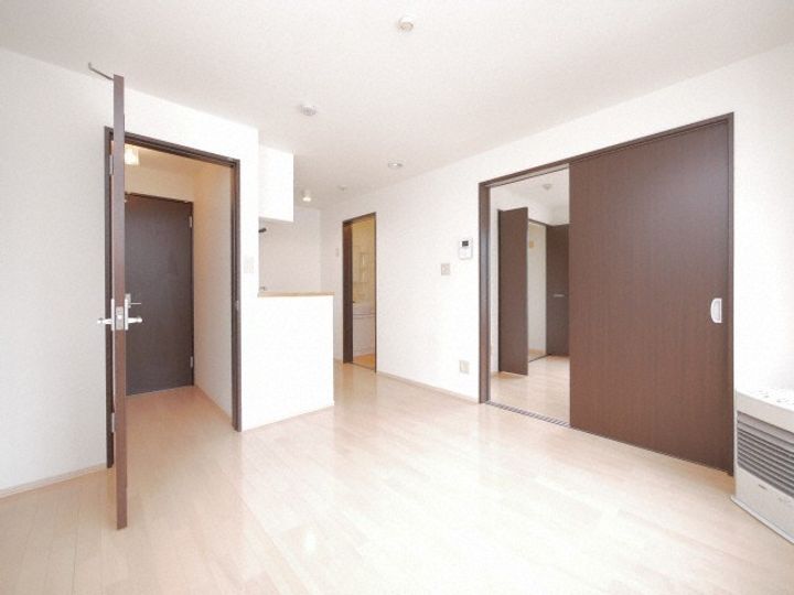 北海道札幌市白石区菊水六条2丁目の賃貸アパートの居間
