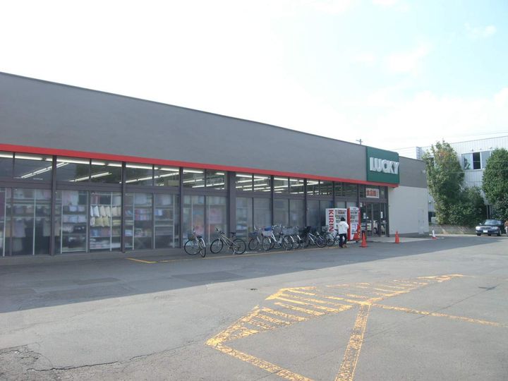 カームヒルズの周辺