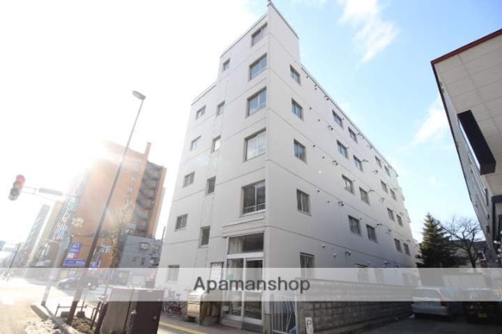北海道札幌市北区北十八条西5丁目の賃貸マンションの外観