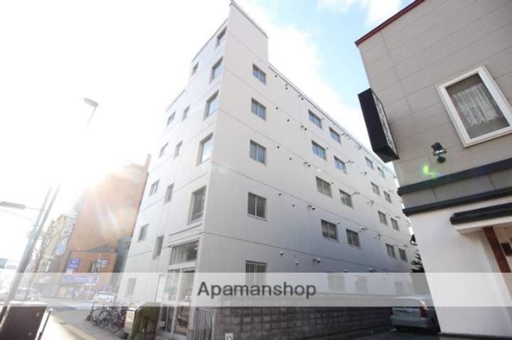 北海道札幌市北区北十八条西5丁目の賃貸マンションの外観