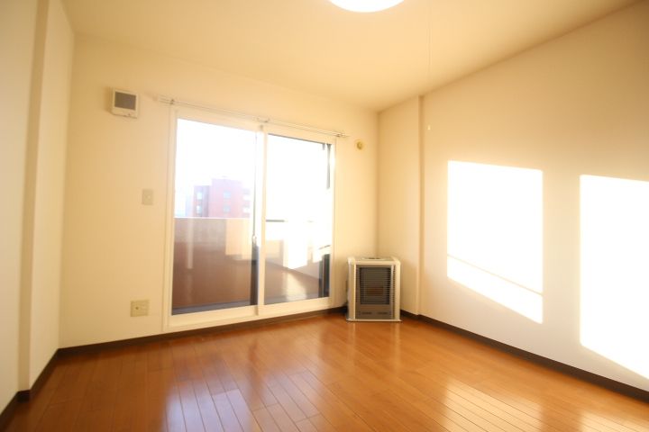 東洋ハイツ B棟207の居間