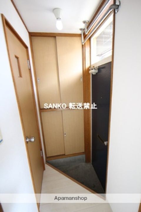 北海道札幌市北区北三十三条西11丁目の賃貸アパートの玄関