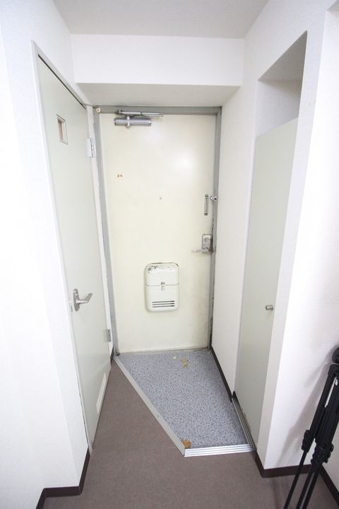 ラフォーレ48305の玄関