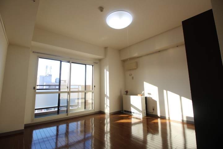 スカイヒルズN1501105の居間