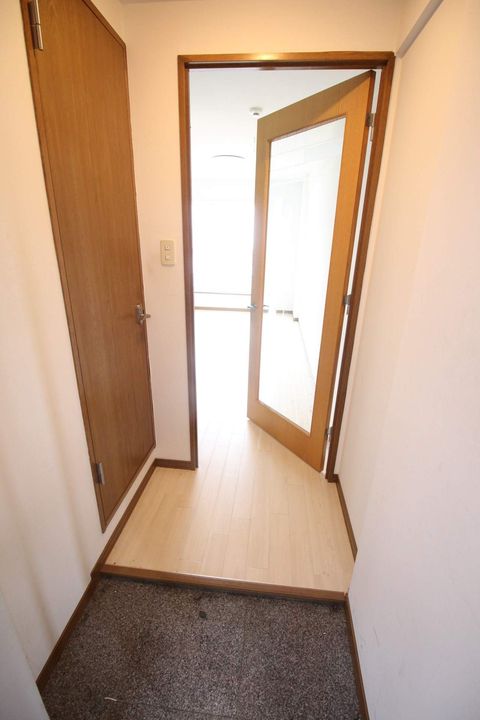 ソシアルトミイNO.7303の玄関