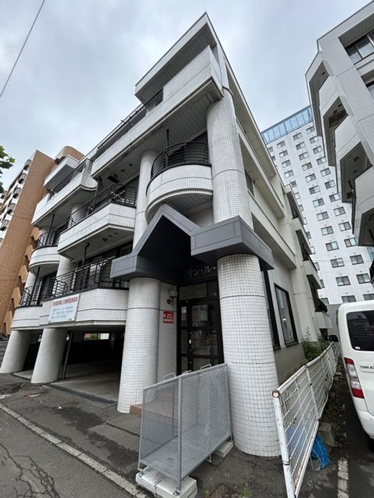 サンルート101の外観