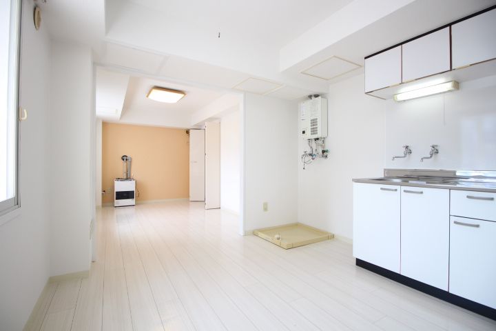 北海道札幌市北区北二十条西2丁目の賃貸マンションの居間