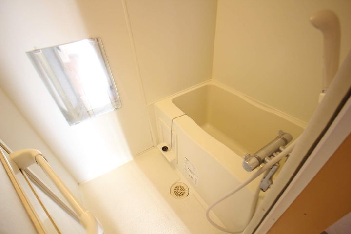 北海道札幌市北区北十九条西3丁目の賃貸アパートの風呂