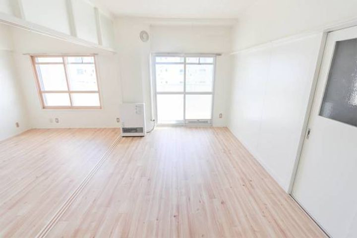 ビレッジハウス札苗3号棟0304の居間