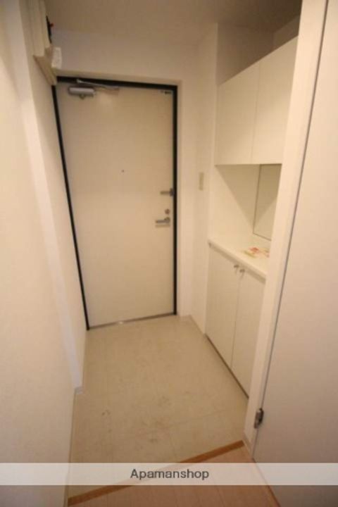 北海道札幌市北区北三十八条西2丁目の賃貸マンションの玄関