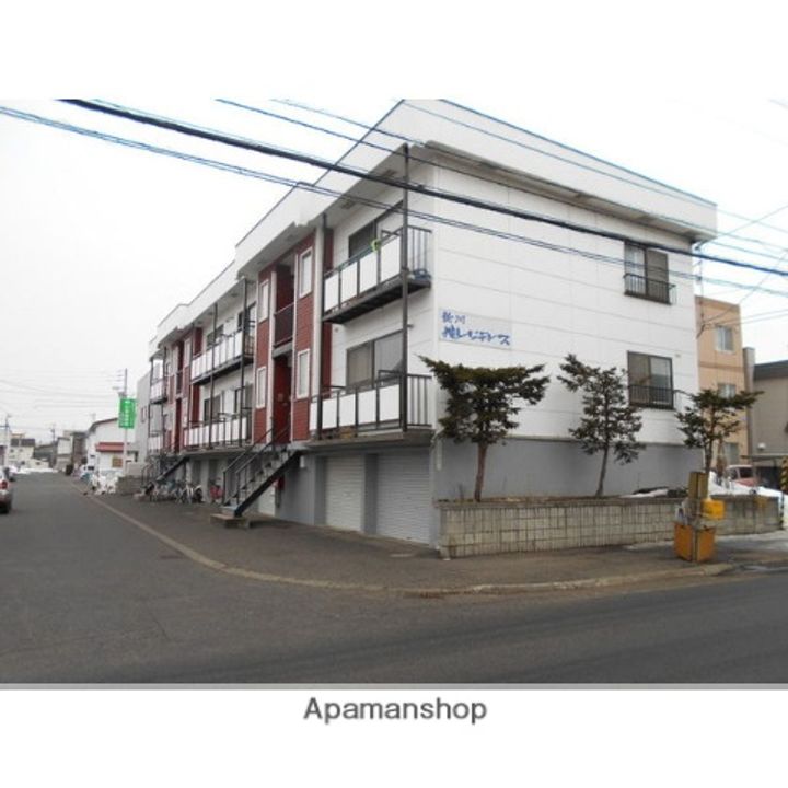 北海道札幌市北区新川二条3丁目の賃貸アパートの外観