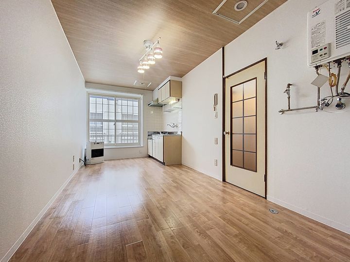 エビスパレス本町A202の居間