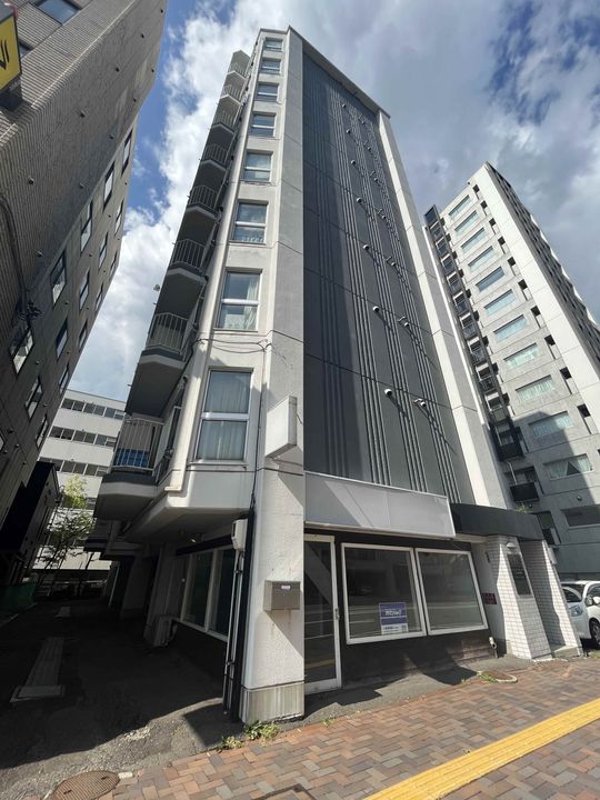 クレストコート北大前808の外観