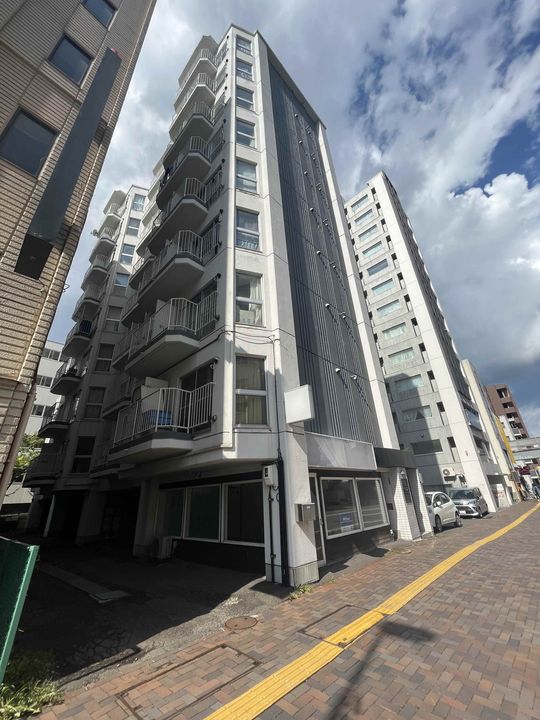 クレストコート北大前808の外観