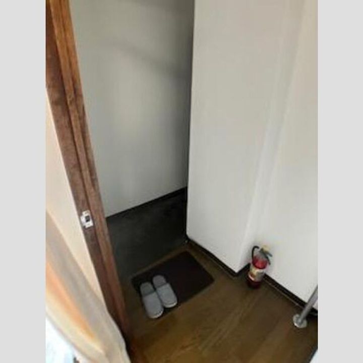 シティプラザ元町402の玄関