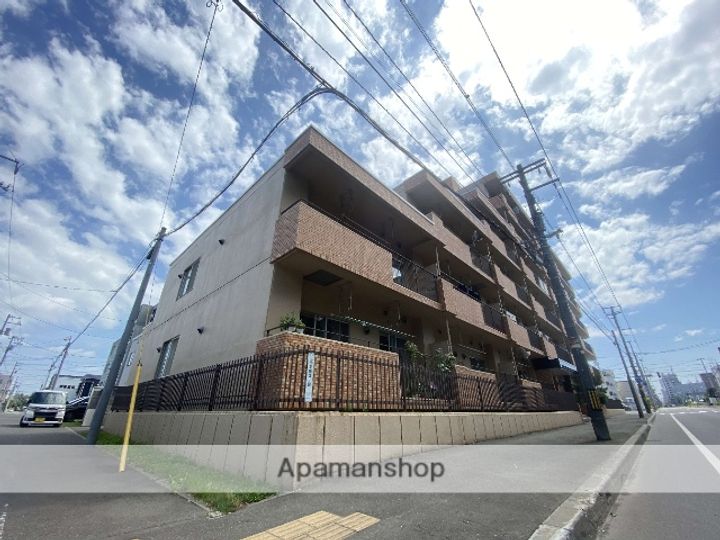 北海道札幌市東区北十八条東3丁目の賃貸マンションの外観