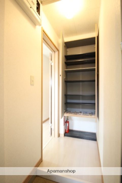 クレール新川の玄関