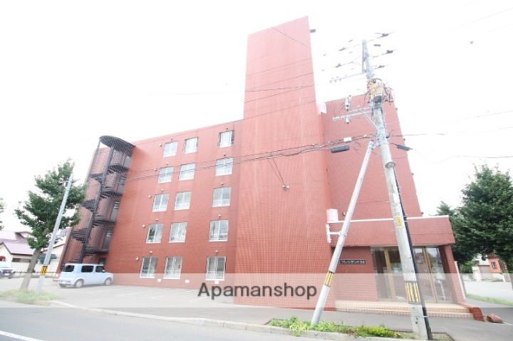 北海道札幌市東区北三十二条東9丁目の賃貸マンションの外観