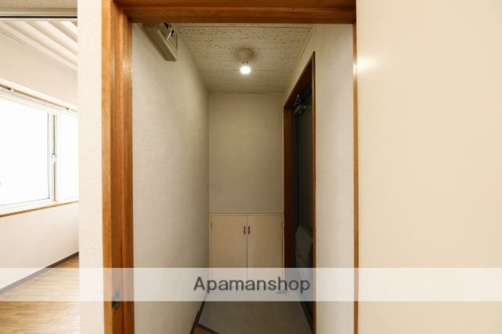 北海道札幌市東区北九条東2丁目の賃貸マンションの玄関