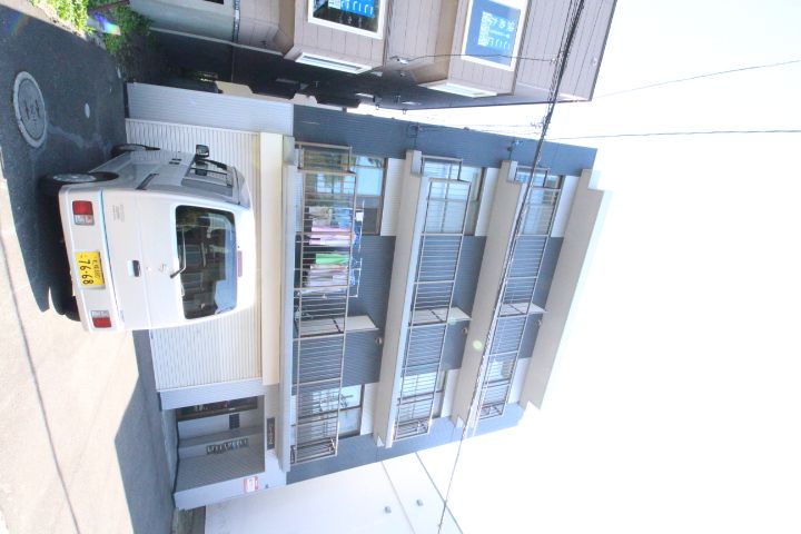 ニューセリーヌ203の外観