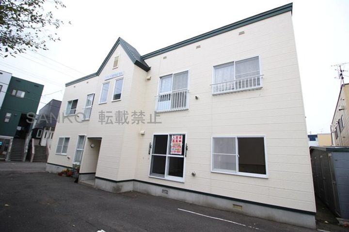 ハウスチクバ202の外観