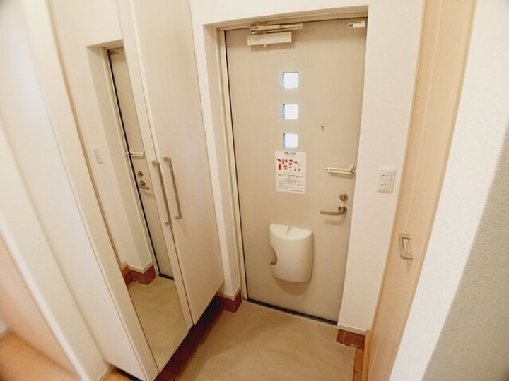 北海道札幌市東区北四十一条東5丁目(一戸建)の賃貸物件戸建ての玄関