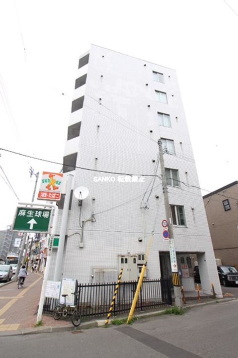 大玄ビル402の外観