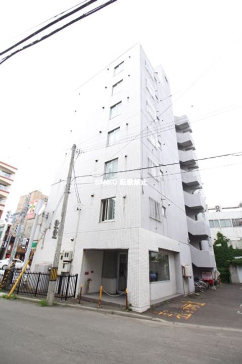 大玄ビル402の外観