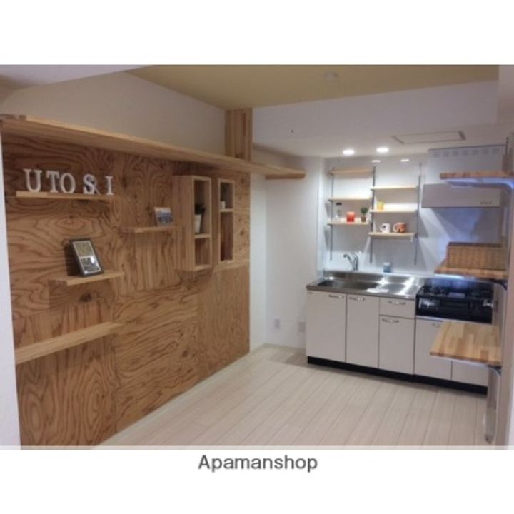 北海道札幌市東区北四十条東16丁目の賃貸マンションの居間