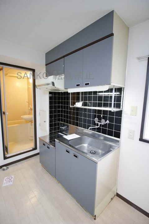 北海道札幌市東区北二十条東14丁目の賃貸マンションのキッチン
