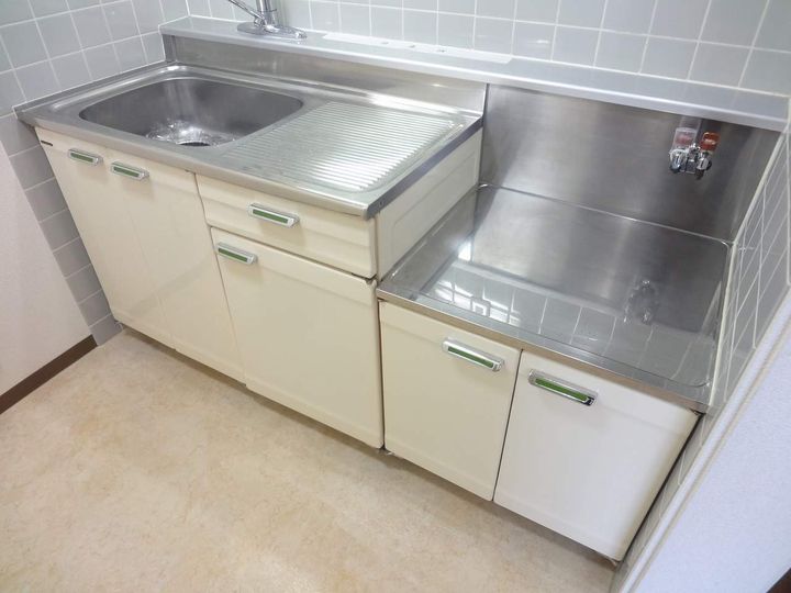 北海道札幌市東区伏古八条3丁目の賃貸マンションのキッチン