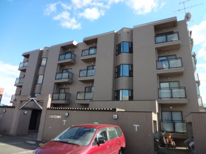 北海道札幌市東区北二十条東8丁目の賃貸マンションの外観