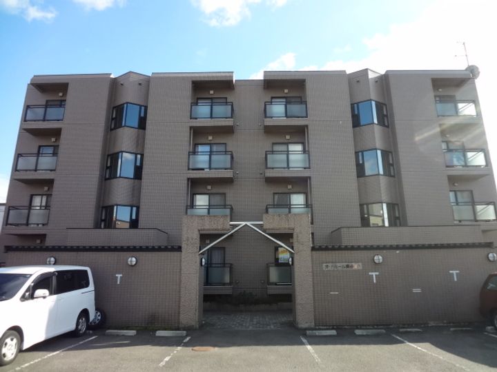 北海道札幌市東区北二十条東8丁目の賃貸マンションの外観