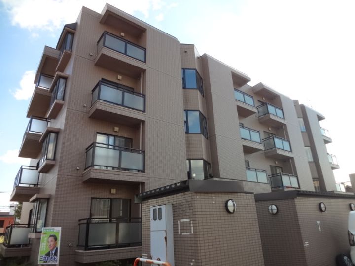 北海道札幌市東区北二十条東8丁目の賃貸マンションの外観