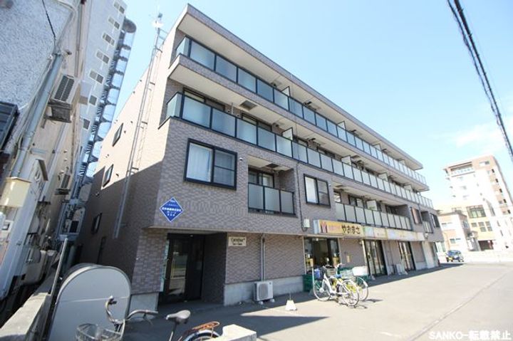 カルフール麻生の外観